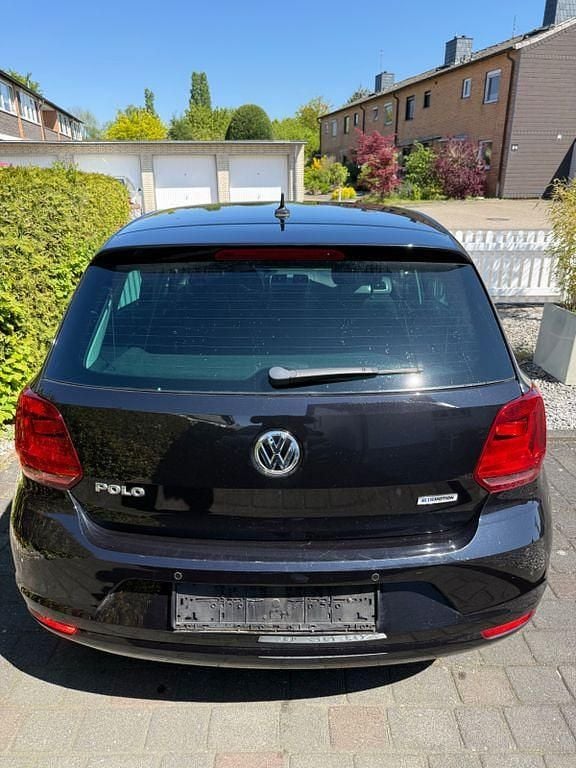Gebraucht VW Polo Allstar 75 PS (55 kW) 2017 Schwarz Limousine