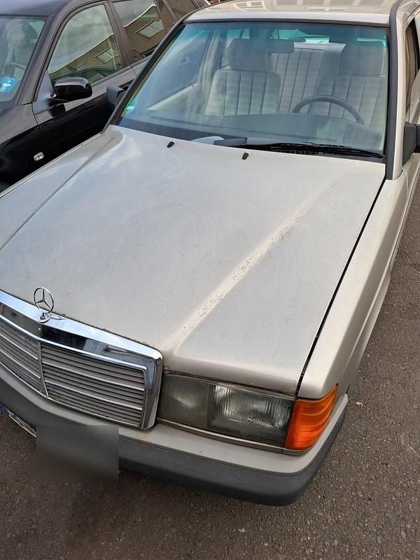 Gold Gebraucht 1991 Mercedes 190 Limousine | 2.900 € - Bild 1/4