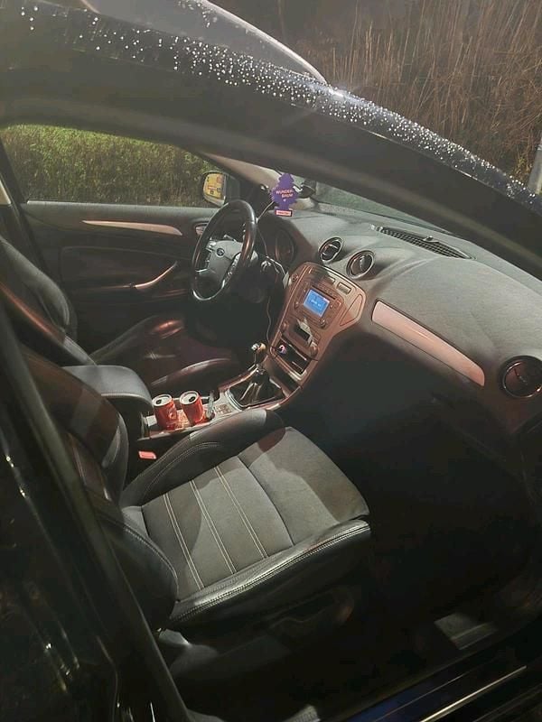 Gebraucht Ford Mondeo 140 PS (102 kW) 2009 Schwarz Kombi