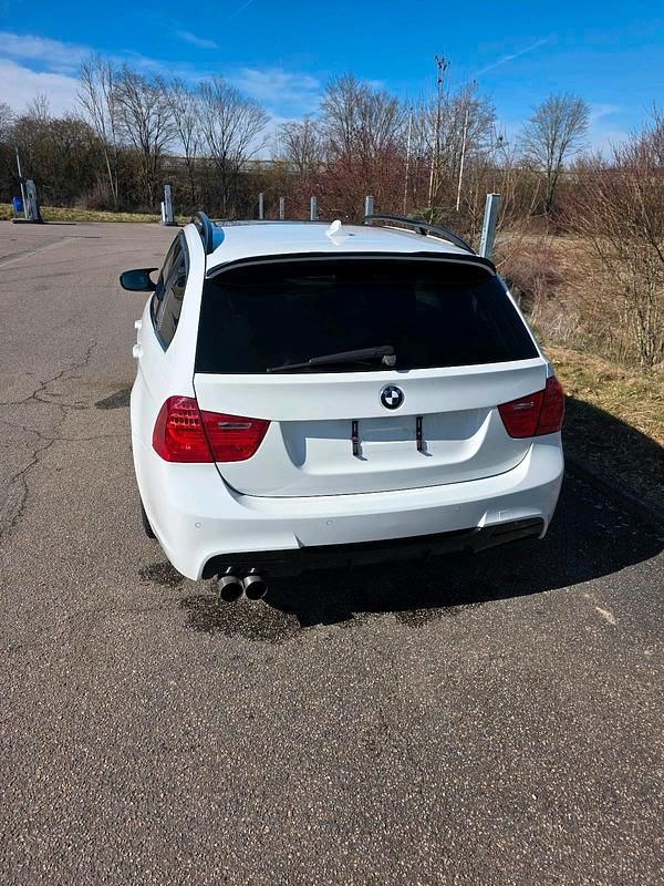 Gebraucht BMW 325 Performance 217 PS (159 kW) 2009 Weiß Kombi