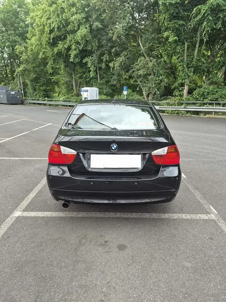 Gebraucht BMW 318 129 PS (94 kW) 2006 Limousine