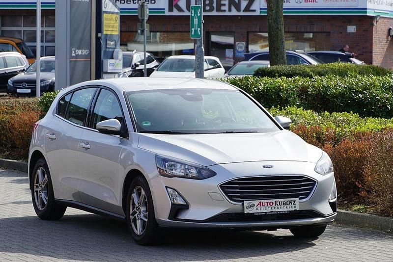 Gebraucht Ford Focus Cool & Connect 101 PS (74 kW) 2021 Silber Limousine