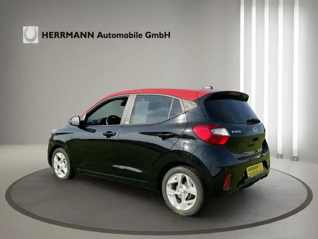 Gebraucht Hyundai i10 Intro Edition 84 PS (61 kW) 2020 Schwarz Kleinwagen