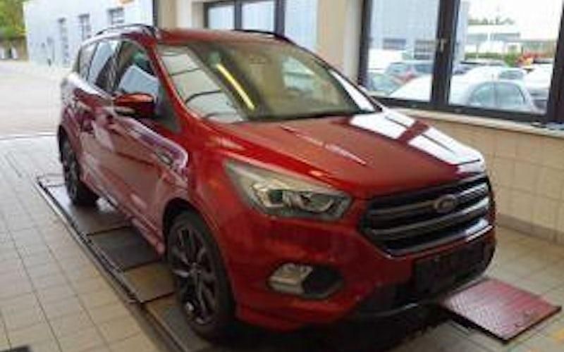 Gebraucht Ford Kuga ST-Line 150 PS (110 kW) 2018 Rot SUV