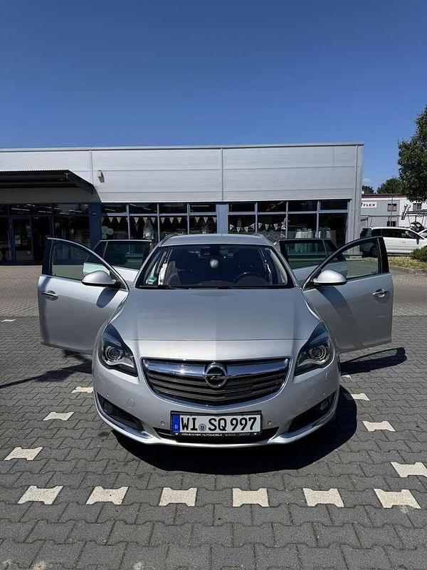 Grau Gebraucht 2016 Opel Insignia Business Innovation Kombi | 9.999 € - Bild 1/4