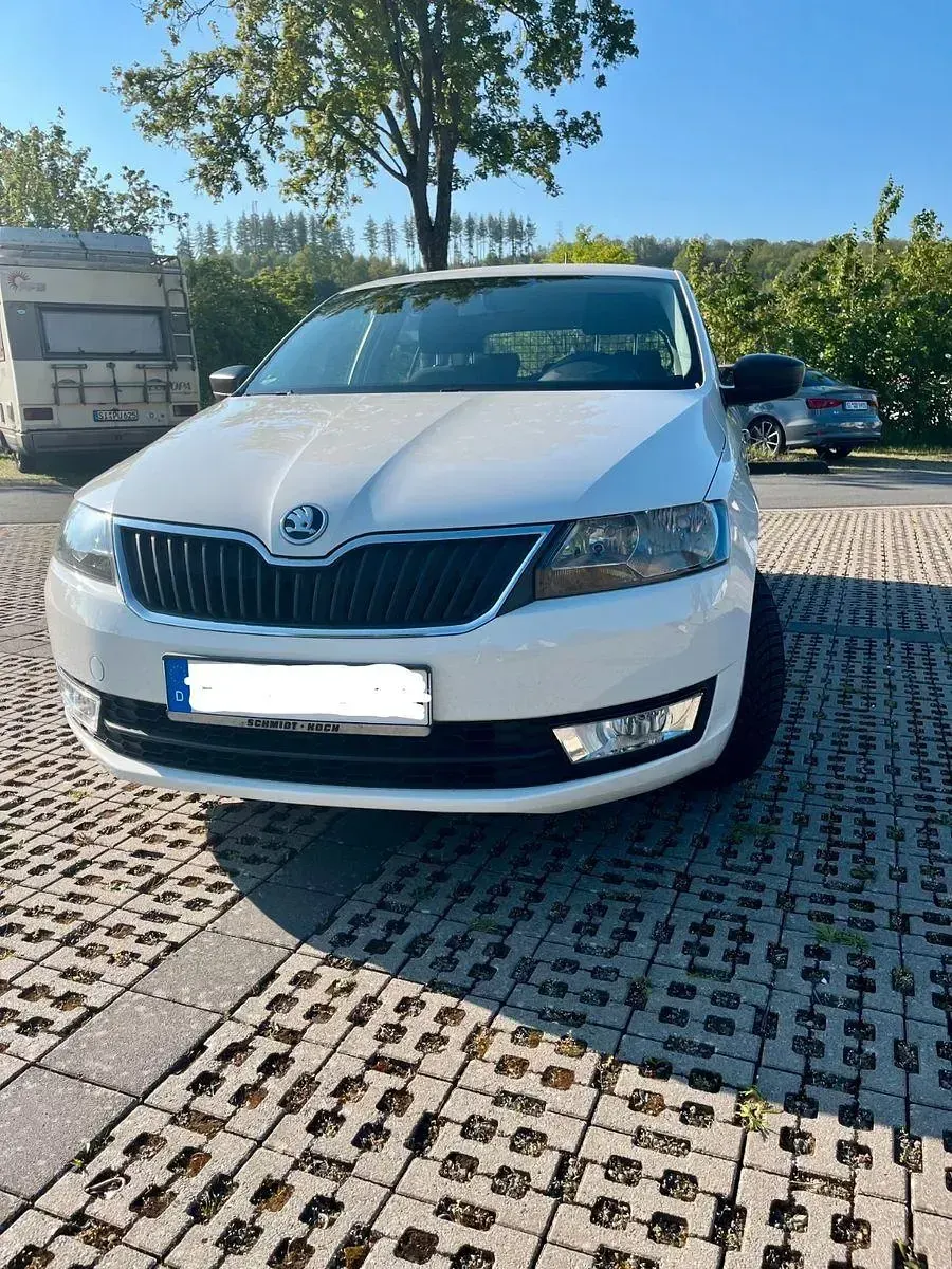 Gebraucht Skoda Rapid Active 86 PS (63 kW) 2014 Weiß Kleinwagen