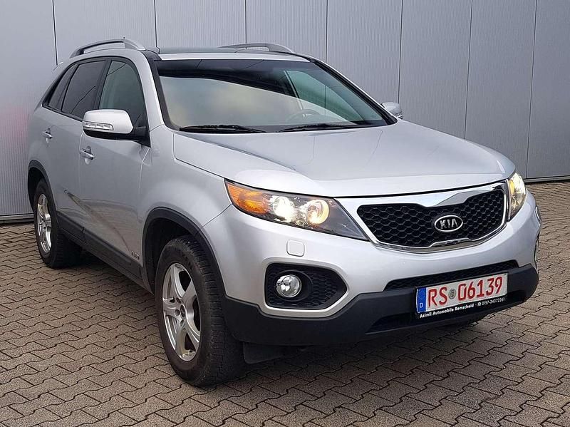 Grau Gebraucht 2012 Kia Sorento Spirit SUV | 12.999 € (Teuer) - Bild 1/4