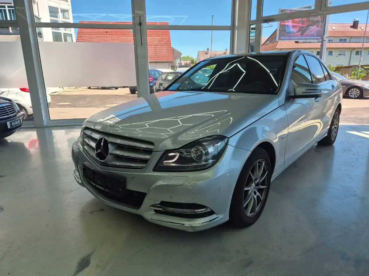 Gebraucht Mercedes C250 204 PS (150 kW) 2011 Silber Limousine