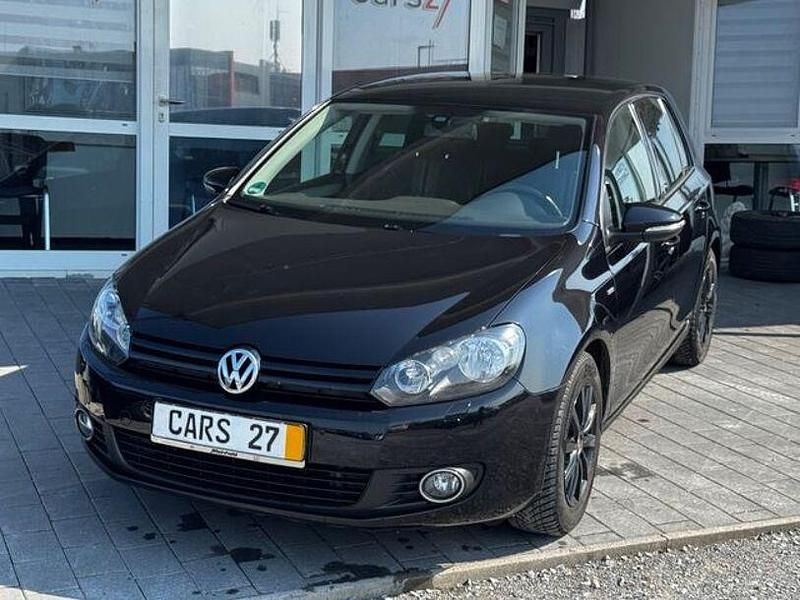 Gebraucht VW Golf VI Match 105 PS (77 kW) 2012 Schwarz Kleinwagen