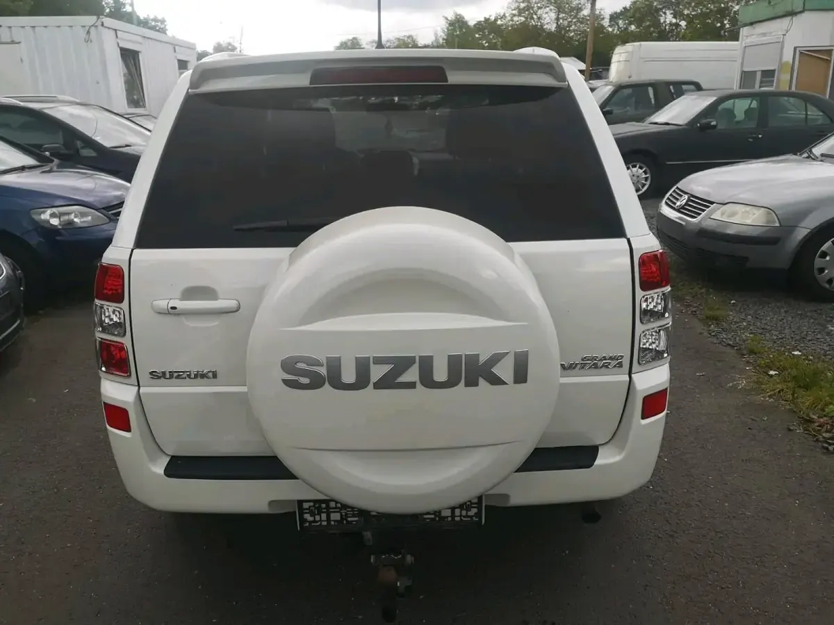 Gebraucht Suzuki Grand Vitara 130 PS (95 kW) 2008 Weiß SUV