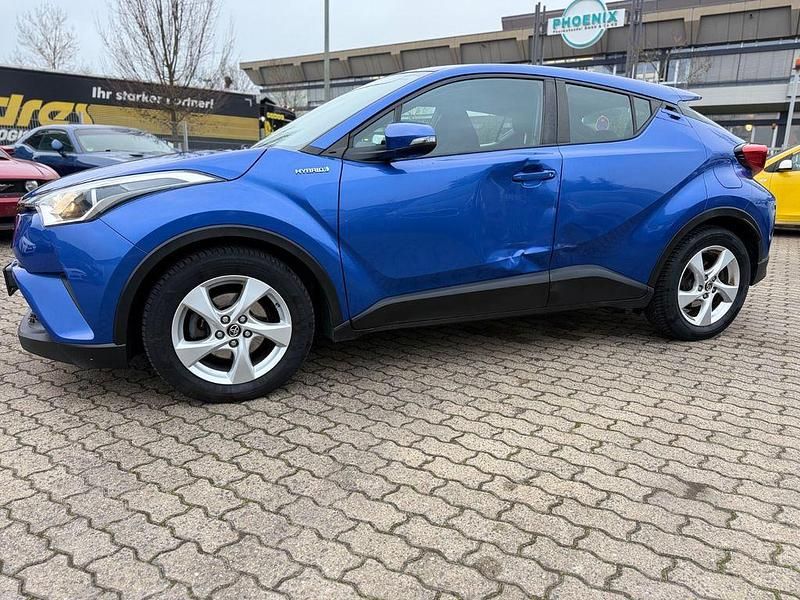 Blau Gebraucht 2017 Toyota C-HR SUV | 13.099 € (Fairer Preis) - Bild 1/4
