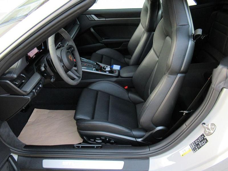 Gebraucht Porsche 992 Chrono 394 PS (289 kW) 2025 Schwarz Cabrio