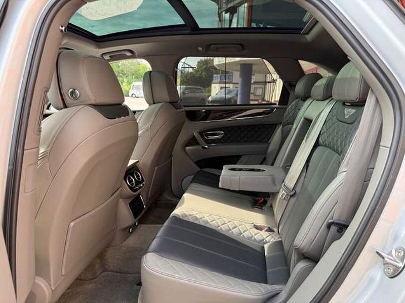 Gebraucht Bentley Bentayga Mulliner 608 PS (447 kW) 2017 Silber SUV