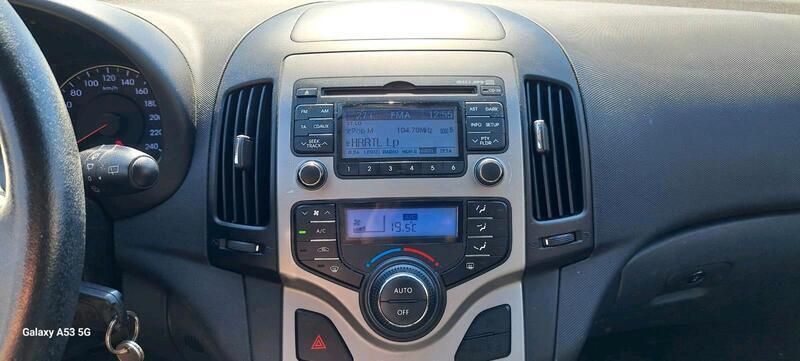 Andere außenfarben Gebraucht 2011 Hyundai i30 Kombi | 4.300 € (Fairer Preis) - Bild 1/4