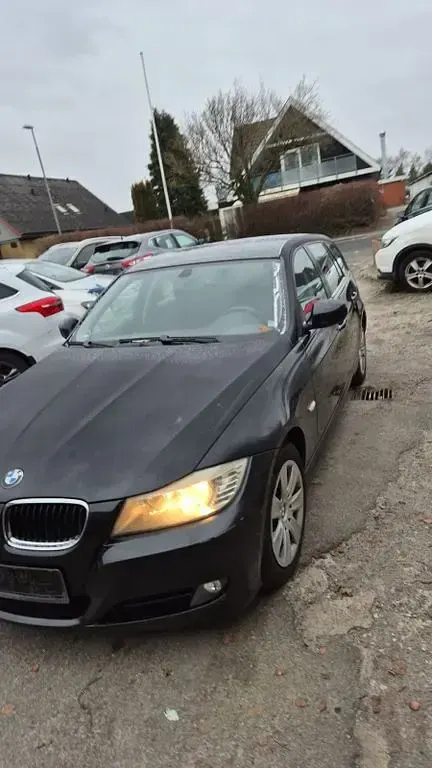 Gebraucht BMW 318 143 PS (105 kW) 2008 Schwarz Kombi