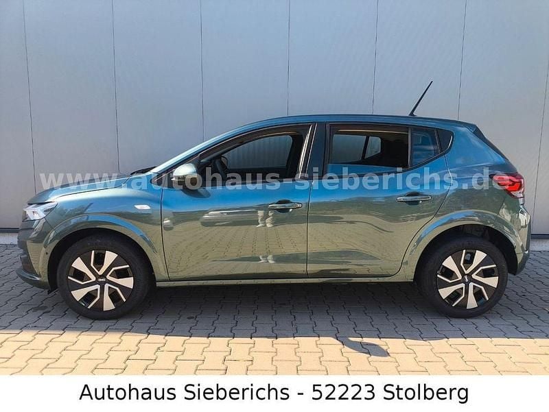 Gebraucht Dacia Sandero Expression 91 PS (66 kW) 2025 Grün Limousine