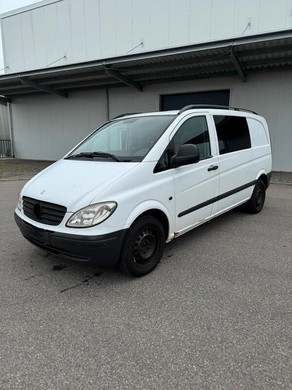 Weiß Gebraucht 2009 Mercedes Vito Van / Kleinbus | 5.999 € - Bild 1/4