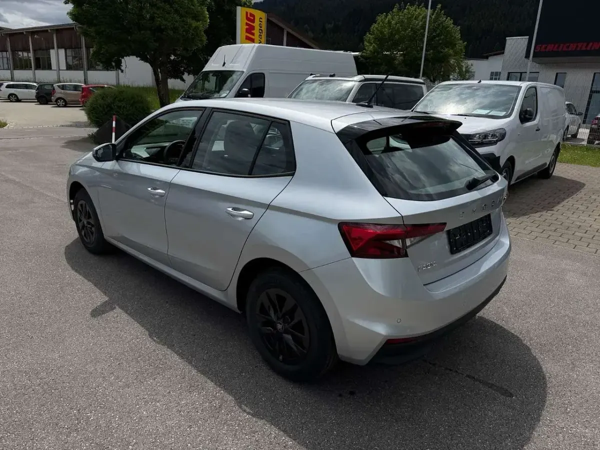 Neu Skoda Fabia 95 PS (69 kW) 2025 Brillantsilber Kleinwagen