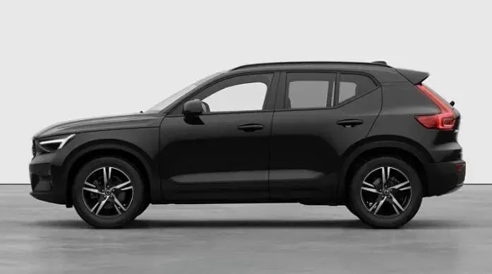 Neu Volvo XC40 Plus 197 PS (144 kW) 2026 Schwarz SUV