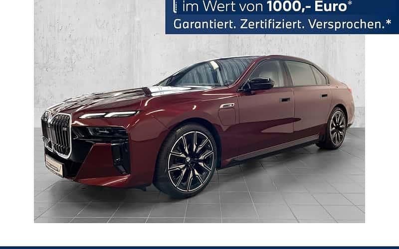 Rot Gebraucht 2024 BMW M760e Comfort Edition Limousine | 118.990 € (Fairer Preis) - Bild 1/4