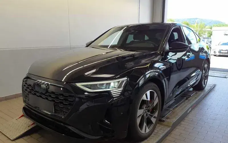 Gebraucht Audi Q8 Sportback e-tron Advanced Plus 250 kW (340 PS) 2023 Schwarz SUV