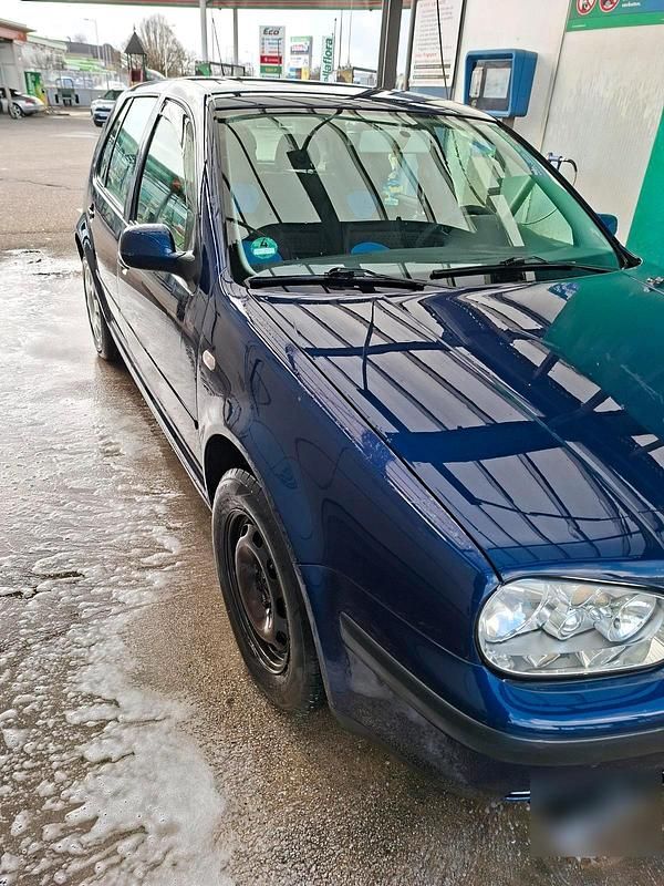Gebraucht VW Golf IV Basis 75 PS (55 kW) 2001 Blau Kleinwagen