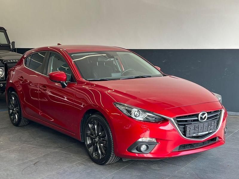 Gebraucht Mazda 3 Nakama 105 PS (77 kW) 2016 Rot Limousine