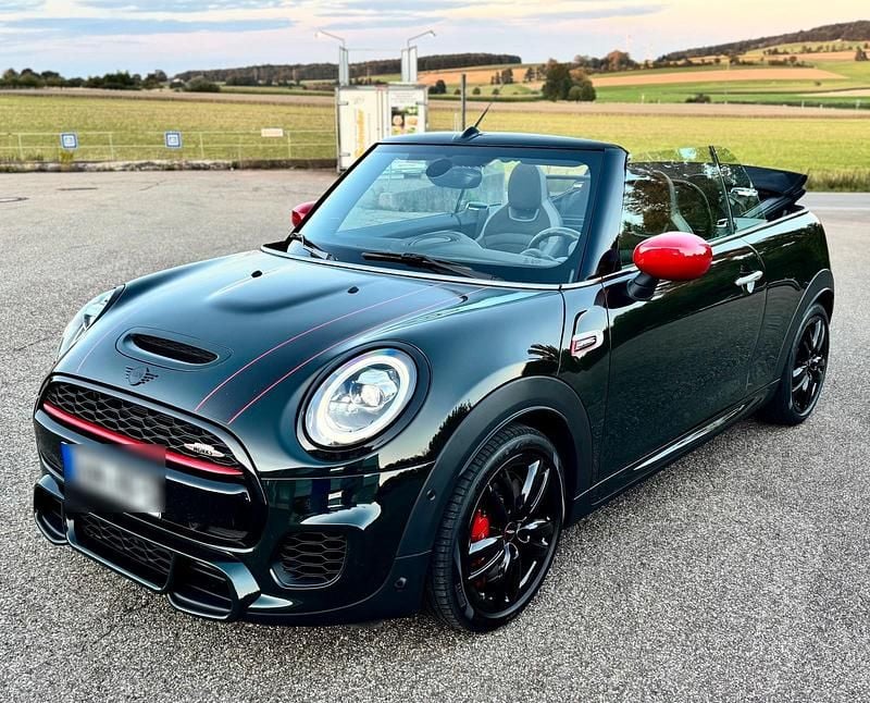 Grün Gebraucht 2021 Mini John Cooper Works Cabriolet Chili Cabrio | 29.900 € (Guter Preis) - Bild 1/4