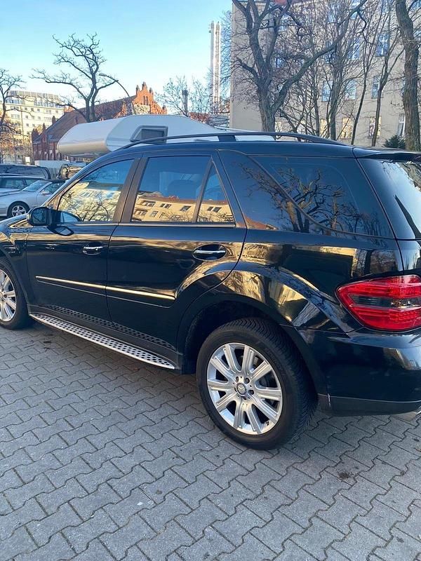Gebraucht Mercedes ML280 140 PS (102 kW) 2008 Schwarz SUV