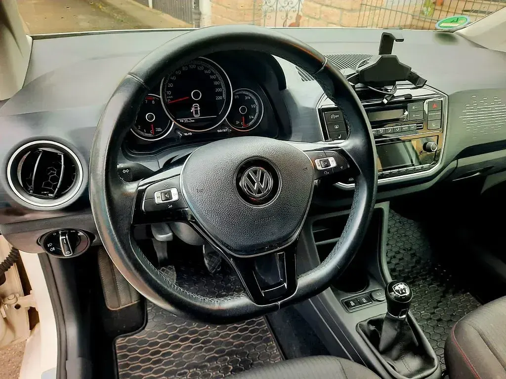 Usado VW up! Sound 75 CV (55 kW) 2017 Blanco Utilitario