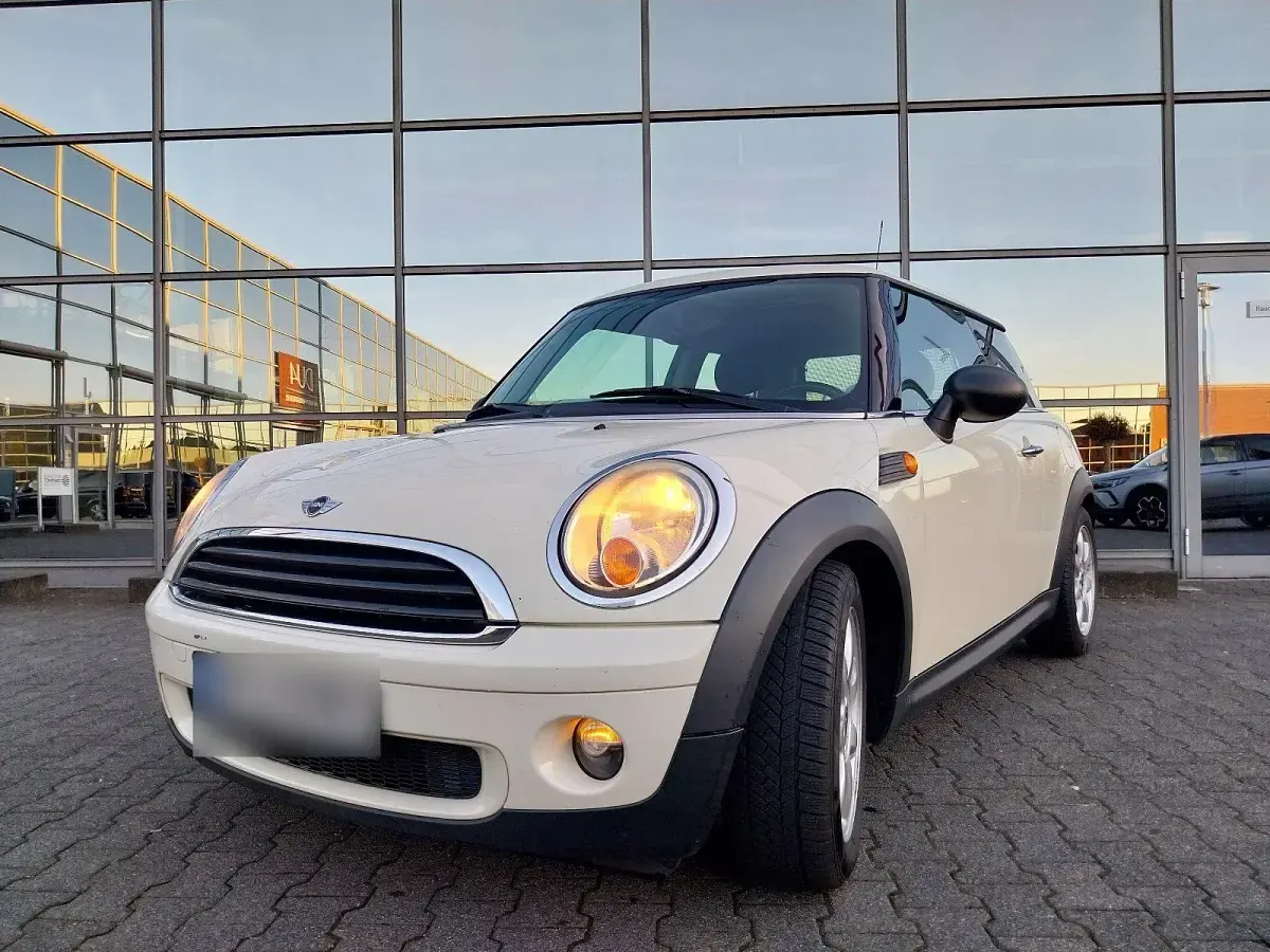 Gebraucht Mini ONE 98 PS (72 kW) 2010 Weiß Kleinwagen
