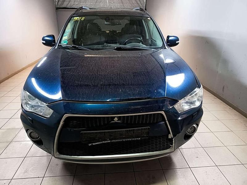 Gebraucht Mitsubishi Outlander 156 PS (114 kW) 2012 Tansanitblau (p) SUV