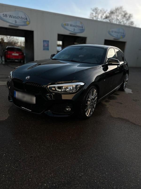 Schwarz Gebraucht 2019 BMW 120 M Sport Kleinwagen | 20.490 € (Guter Preis) - Bild 1/4