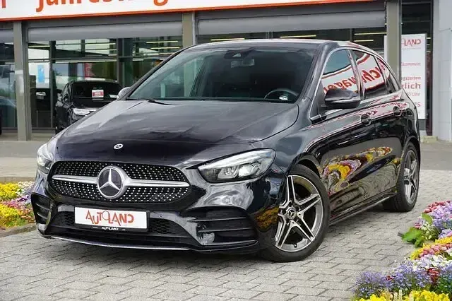 Gebraucht Mercedes B200 AMG line 150 PS (110 kW) 2019 Schwarz Van / Kleinbus