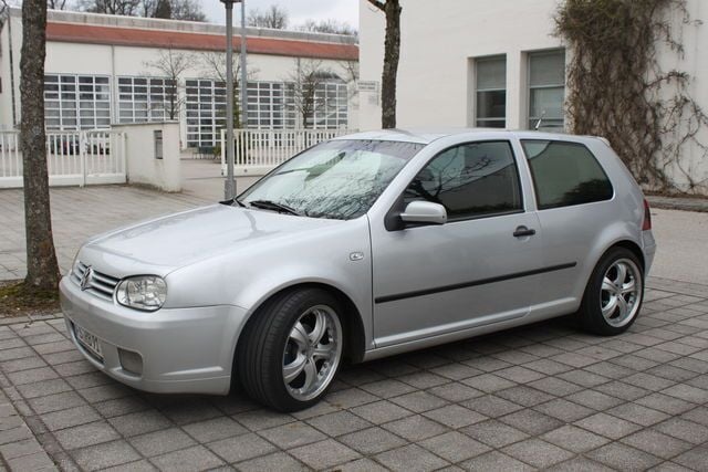 Gebraucht VW Golf IV Design 105 PS (77 kW) 2001 Silber metallic Limousine
