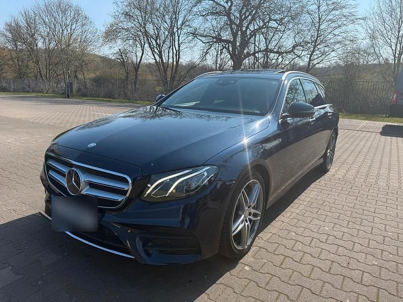 Gebraucht Mercedes E220 AMG line 194 PS (142 kW) 2017 Blau Kombi