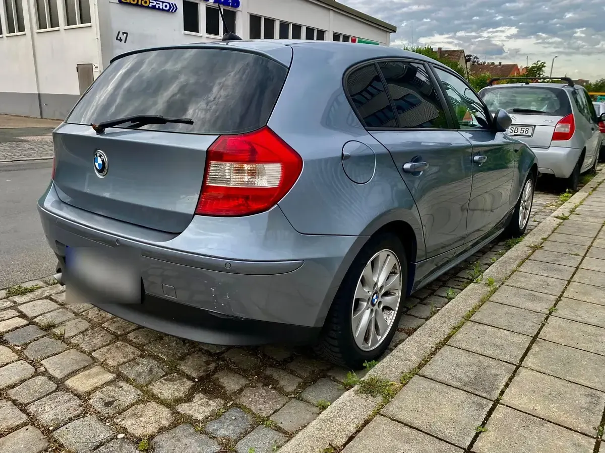 Gebraucht BMW 118 121 PS (88 kW) 2006 Grau Kleinwagen