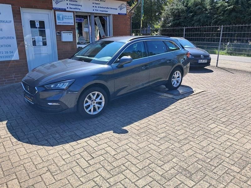 Grau Gebraucht 2023 Seat Leon Style Kombi | 17.800 € (Guter Preis) - Bild 1/4