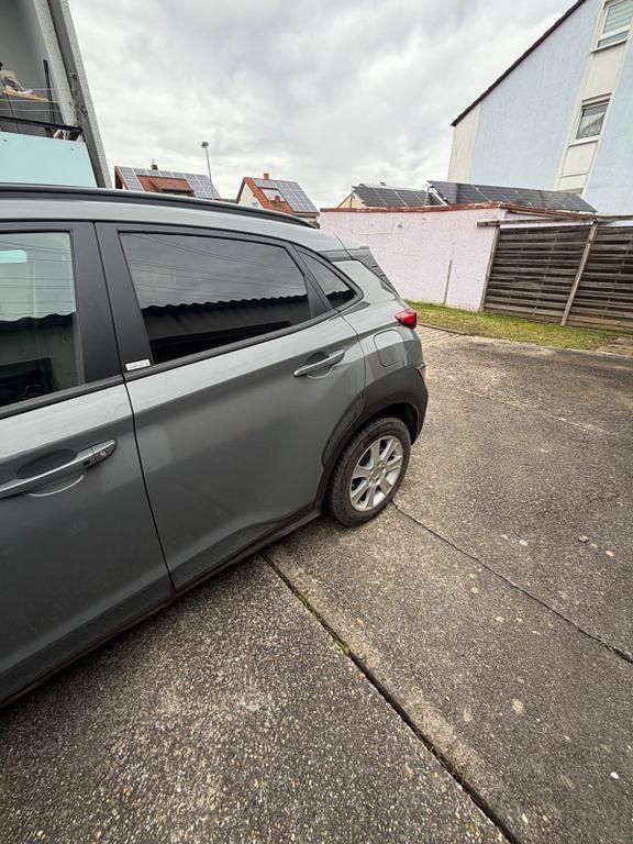 Gebraucht Hyundai Kona 120 PS (88 kW) 2021 Grau SUV