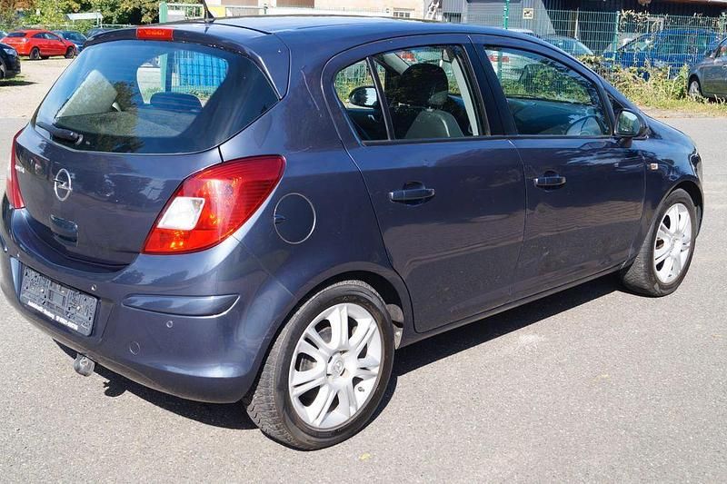 Gebraucht Opel Corsa Innovation 90 PS (66 kW) 2010 Grau Kleinwagen