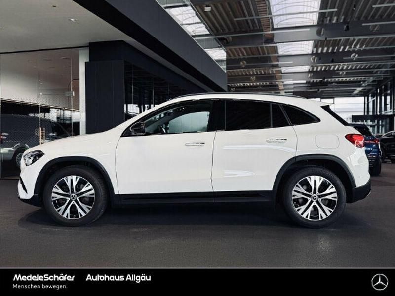 Gebraucht Mercedes GLA220 Progressive 190 PS (139 kW) 2024 Unilack polarweiß SUV