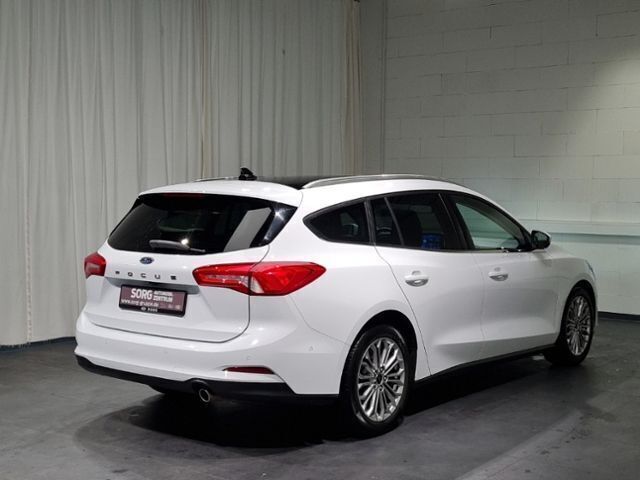 Gebraucht Ford Focus Titanium 120 PS (88 kW) 2020 Weiß, frozen white Kombi