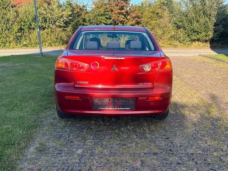Gebraucht Mitsubishi Lancer Invite 109 PS (80 kW) 2010 Rot Limousine
