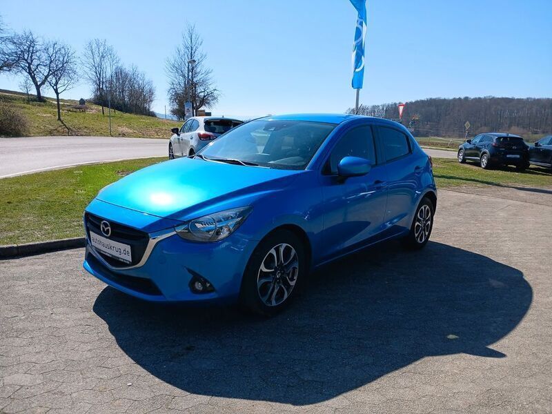 Blau Gebraucht 2017 Mazda 2 Nakama Limousine | 13.900 € (Etwas zu teuer) - Bild 1/4