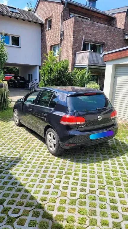 Gebraucht VW Golf VI 105 PS (77 kW) 2011 Schwarz Kleinwagen
