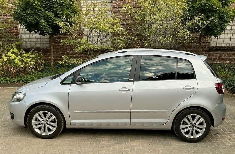 Gebraucht VW Golf Plus Style 122 PS (89 kW) 2011 Silber Van / Kleinbus