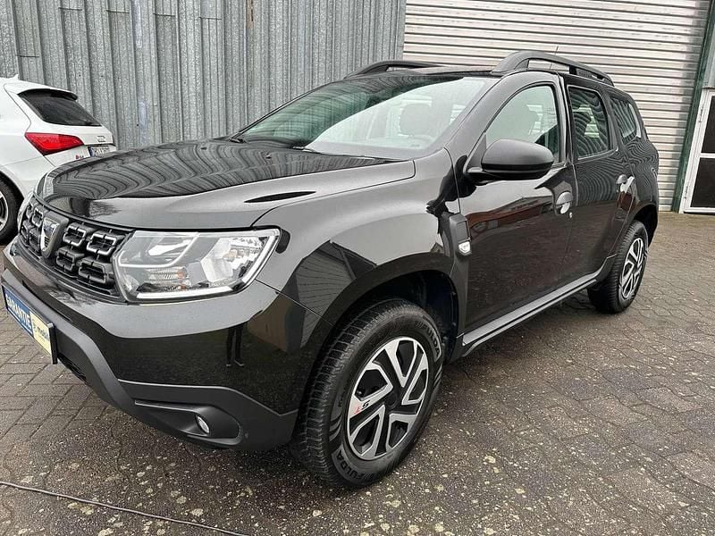 Gebraucht Dacia Duster Essentiel 114 PS (83 kW) 2018 Perlmuttschwarz SUV