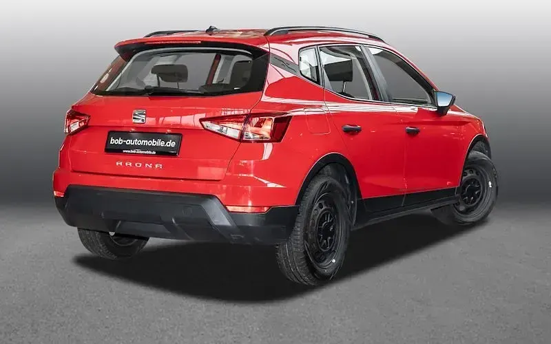 Używany Seat Arona Reference 95 KM (69 kW) 2021 Czerwony SUV