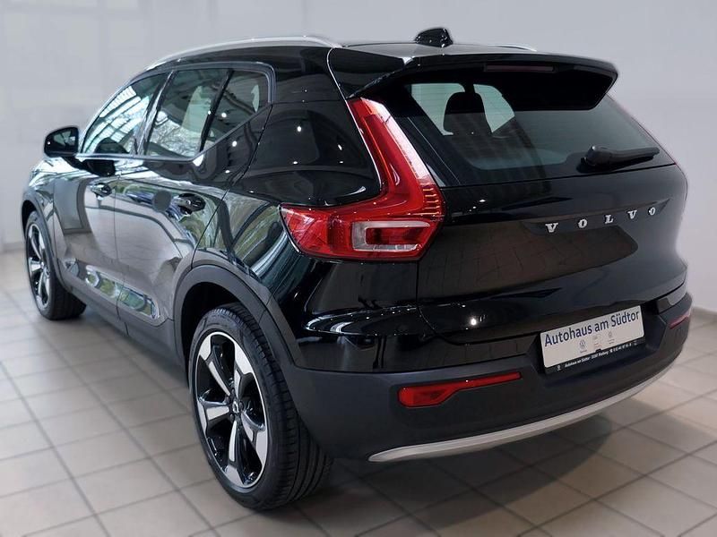Gebraucht Volvo XC40 Momentum 150 PS (110 kW) 2020 Black stone SUV