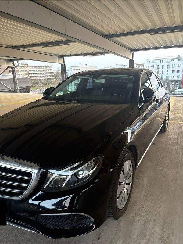 Gebraucht Mercedes E350 258 PS (189 kW) 2017 Schwarz Limousine